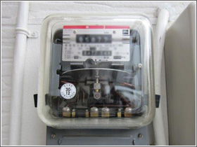 電力量計(売電メーター)の写真