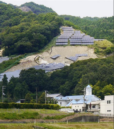 【西日本豪雨】太陽光発電所１２カ所被災　１府４県　感電恐れ、注意呼び掛け｜産経新聞